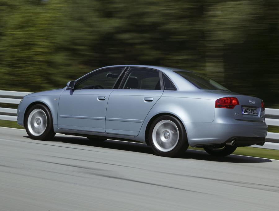  Audi A4 2.0T Sedan (B7, 8E) 2004 года  (фото 18 из 26)